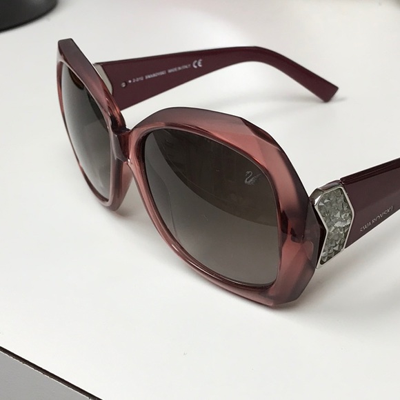 Swarovski  Crystal Encrusted Sunglasses Made in Italy 🇮🇹 Never Used - Picture 4 of 7